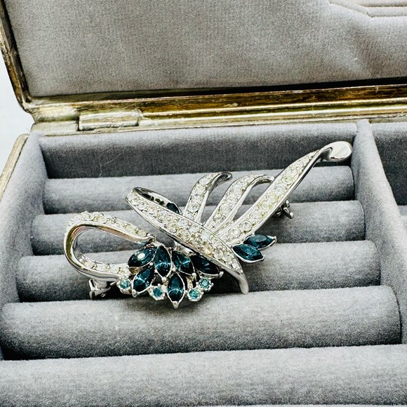 Vintage Blue Rhinestone Brooch - Picture 4 of 11